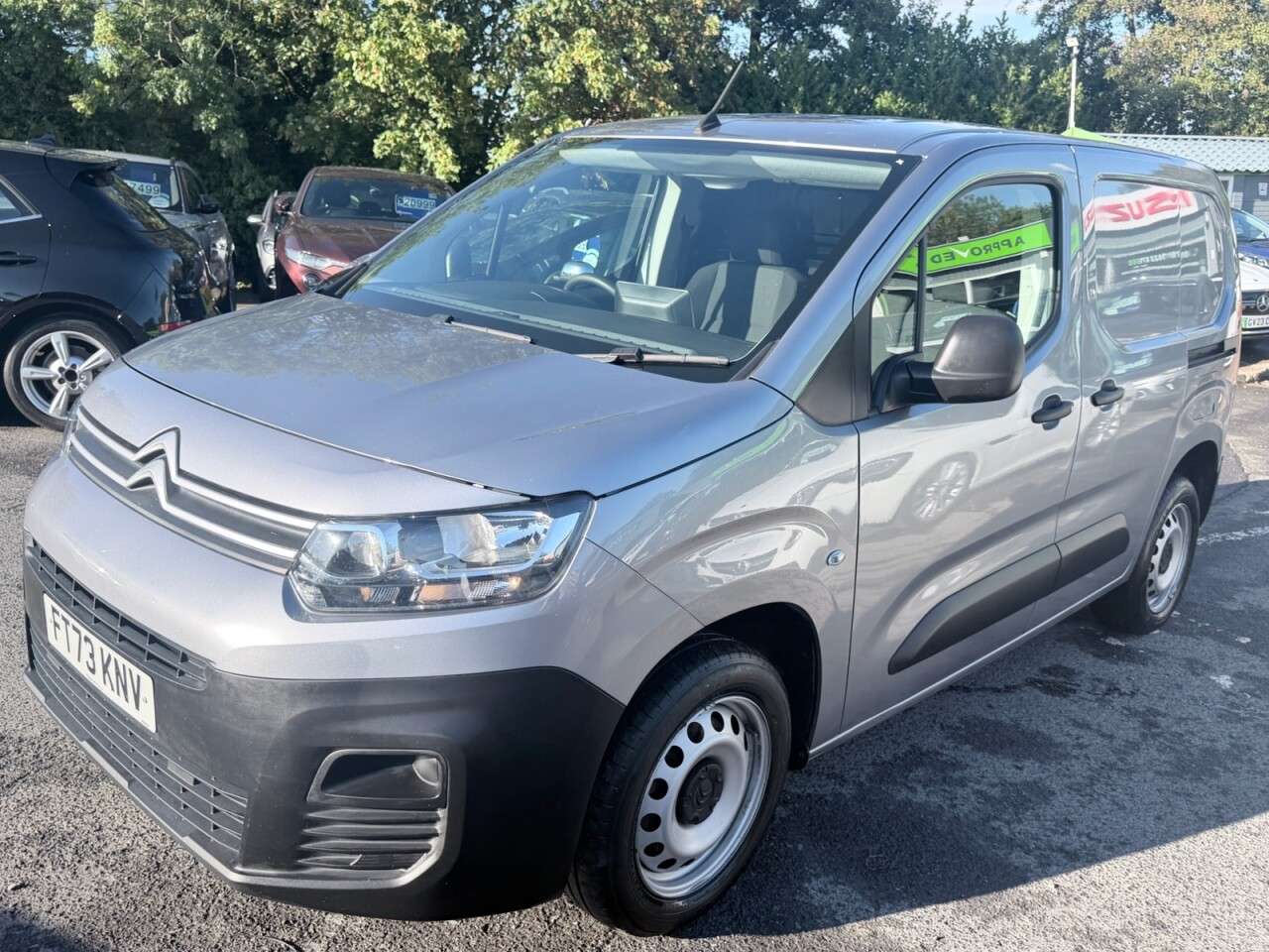 A 2023 CITROEN BERLINGO Grey 1.5 BlueHDi 1000 Enterprise M SWB Van, 42,100 miles, Euro 6, 6-Speed m A 2023 CITROEN BERLINGO Grey 1.5 BlueHDi 1000 Enterprise M SWB Van, 42,100 miles, Euro 6, 6-Speed m
