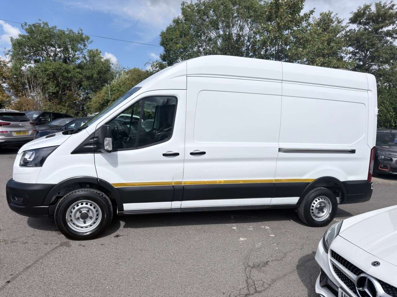 A 2022 FORD TRANSIT White 2.0 350 EcoBlue Leader L3 H3 Van, 48,500 miles, Euro 6, 6-Speed manua A 2022 FORD TRANSIT White 2.0 350 EcoBlue Leader L3 H3 Van, 48,500 miles, Euro 6, 6-Speed manua