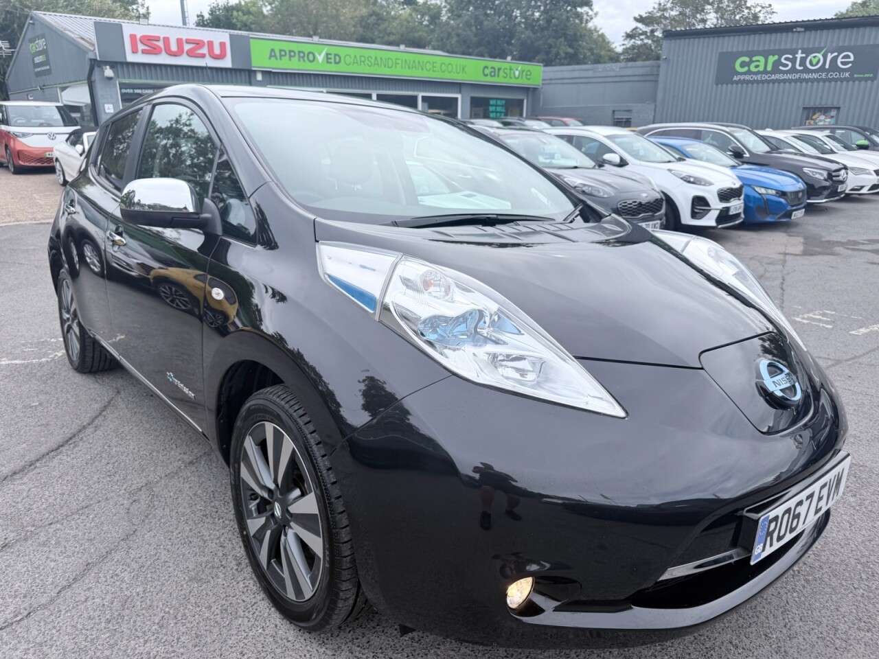 A 2017 NISSAN LEAF Black 30kWh Tekna EV, 33,600 miles, Automatic, Sat nav, 360° cameras, Bose A 2017 NISSAN LEAF Black 30kWh Tekna EV, 33,600 miles, Automatic, Sat nav, 360° cameras, Bose