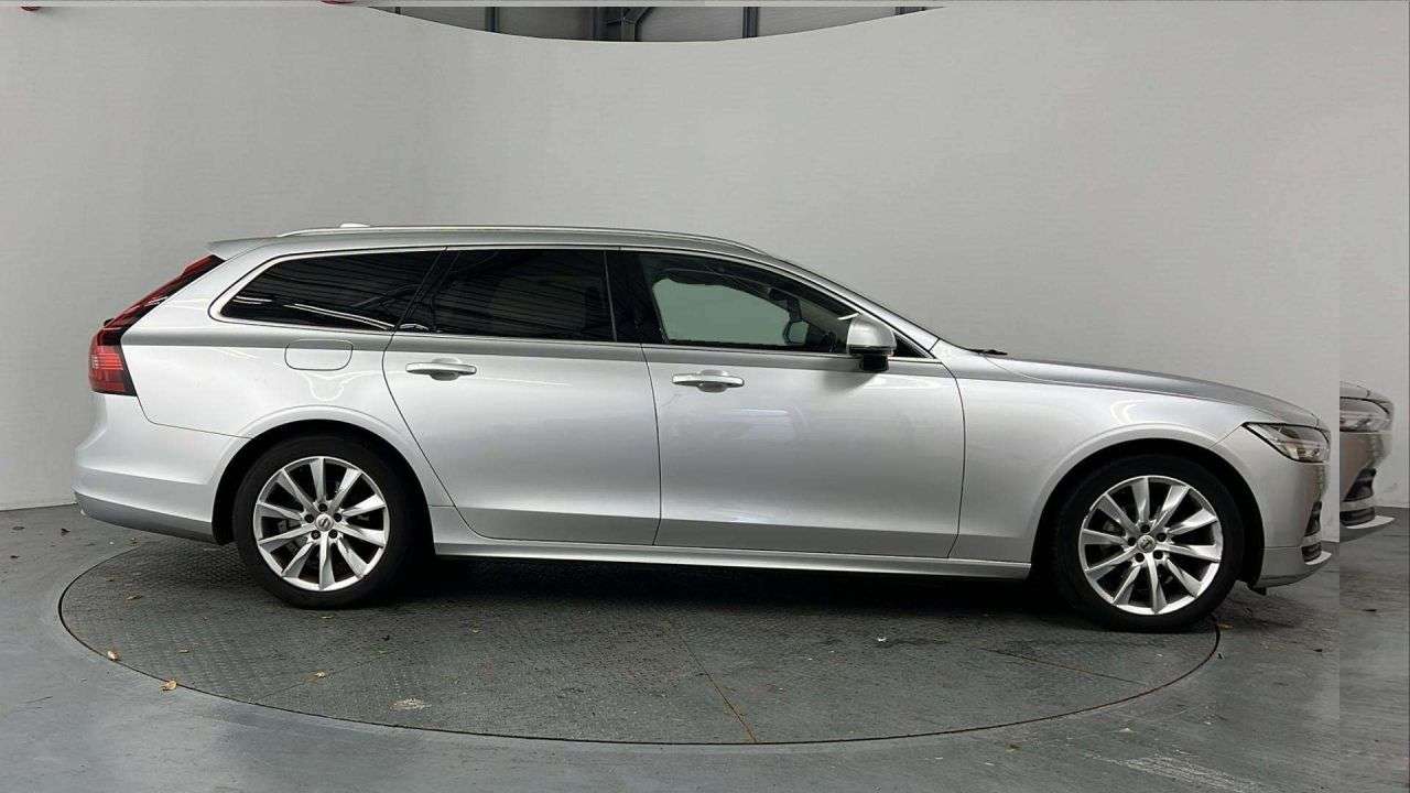 2020 VOLVO V90 2020 VOLVO V90