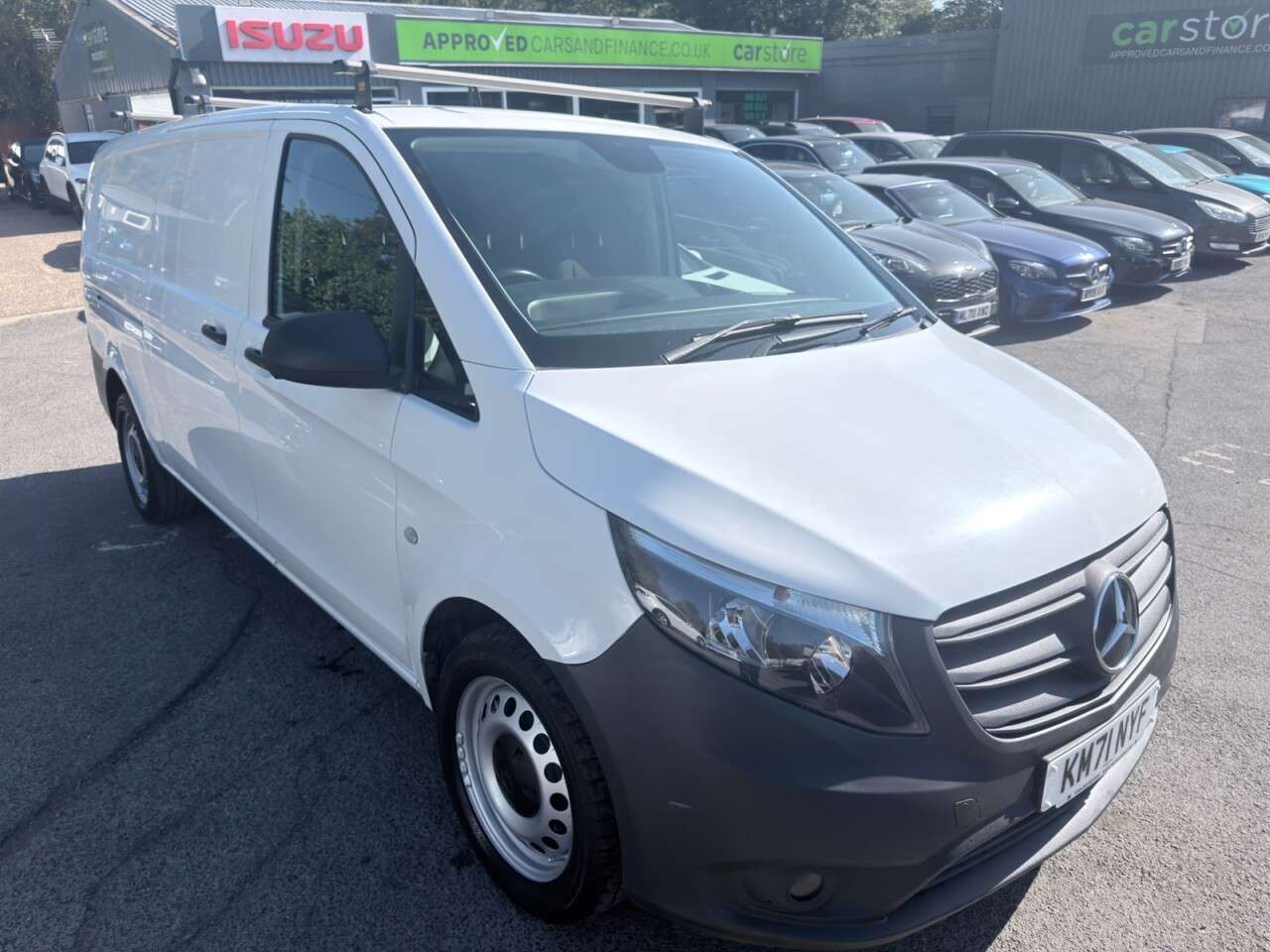A 2021 MERCEDES-BENZ VITO White 2.0 116 CDI Progressive XLWB Van, 54,500 miles, Euro 6, Automatic, Bl A 2021 MERCEDES-BENZ VITO White 2.0 116 CDI Progressive XLWB Van, 54,500 miles, Euro 6, Automatic, Bl