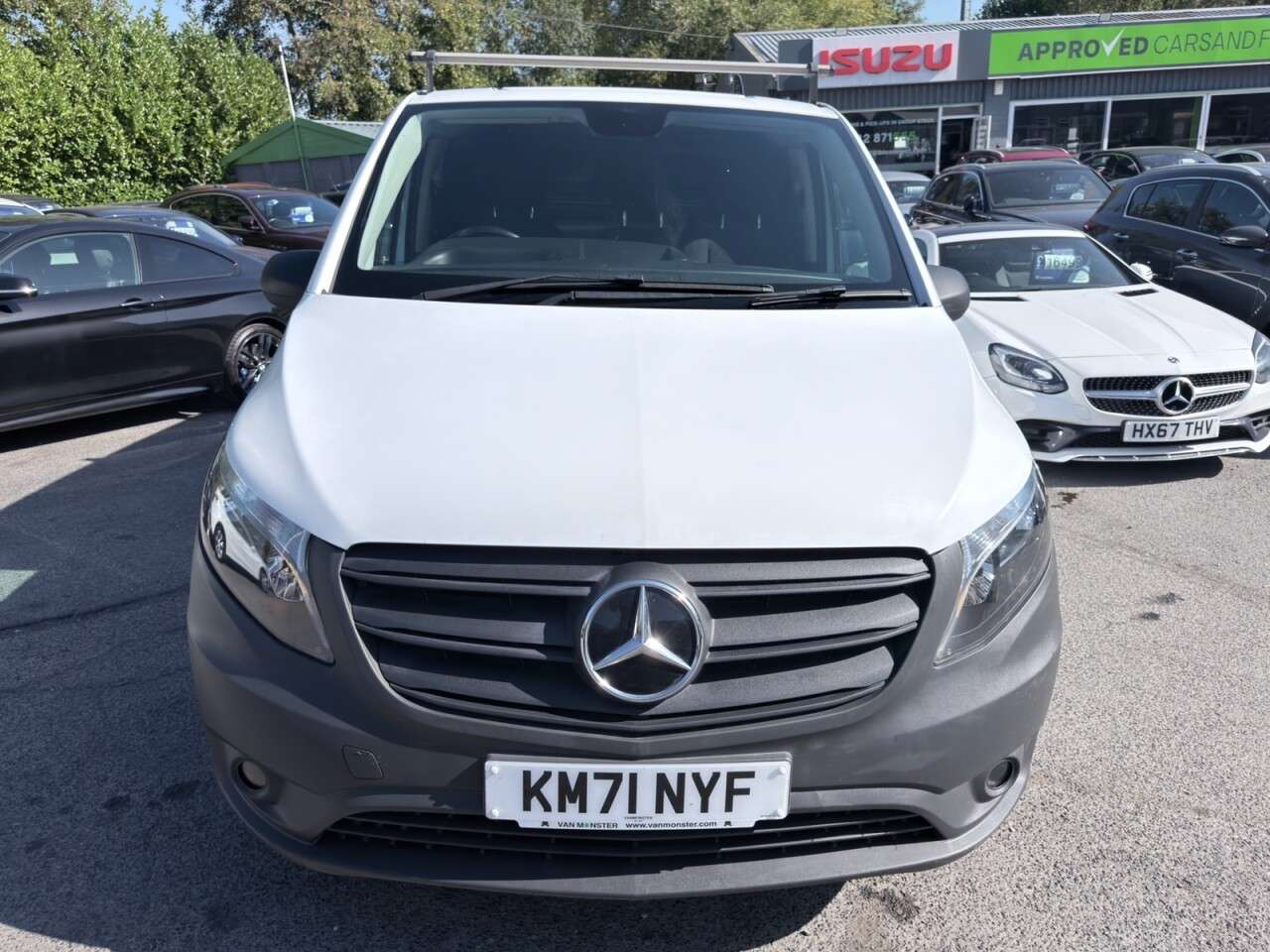 A 2021 MERCEDES-BENZ VITO White 2.0 116 CDI Progressive XLWB Van, 54,500 miles, Euro 6, Automatic, Bl A 2021 MERCEDES-BENZ VITO White 2.0 116 CDI Progressive XLWB Van, 54,500 miles, Euro 6, Automatic, Bl