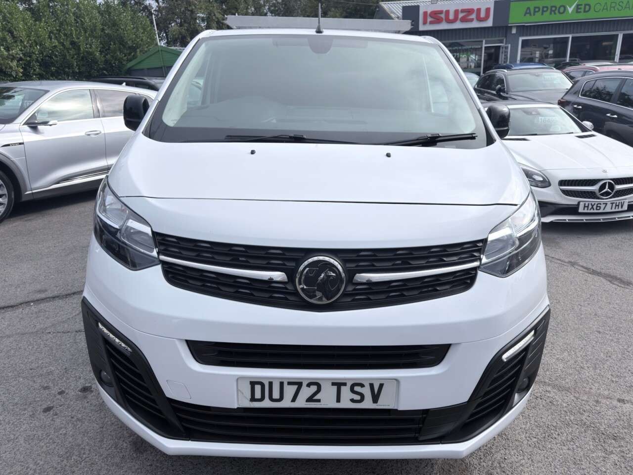 A 2022 VAUXHALL VIVARO White 1.5 Turbo D 2900 Sportive L2 H1 Van, 32,800 miles, Euro 6, 6-Speed ma A 2022 VAUXHALL VIVARO White 1.5 Turbo D 2900 Sportive L2 H1 Van, 32,800 miles, Euro 6, 6-Speed ma