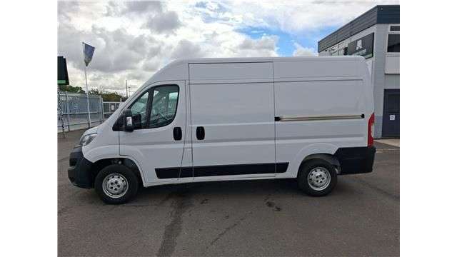 A 2022 VAUXHALL MOVANO White 2.2 CDTi 3500 BiTurbo Dynamic L2 H2 Van, 65,700 miles, Euro 6, 6-spee A 2022 VAUXHALL MOVANO White 2.2 CDTi 3500 BiTurbo Dynamic L2 H2 Van, 65,700 miles, Euro 6, 6-spee