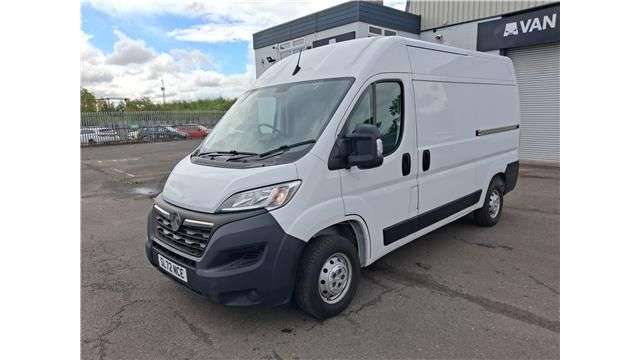 A 2022 VAUXHALL MOVANO White 2.2 CDTi 3500 BiTurbo Dynamic L2 H2 Van, 65,700 miles, Euro 6, 6-spee A 2022 VAUXHALL MOVANO White 2.2 CDTi 3500 BiTurbo Dynamic L2 H2 Van, 65,700 miles, Euro 6, 6-spee