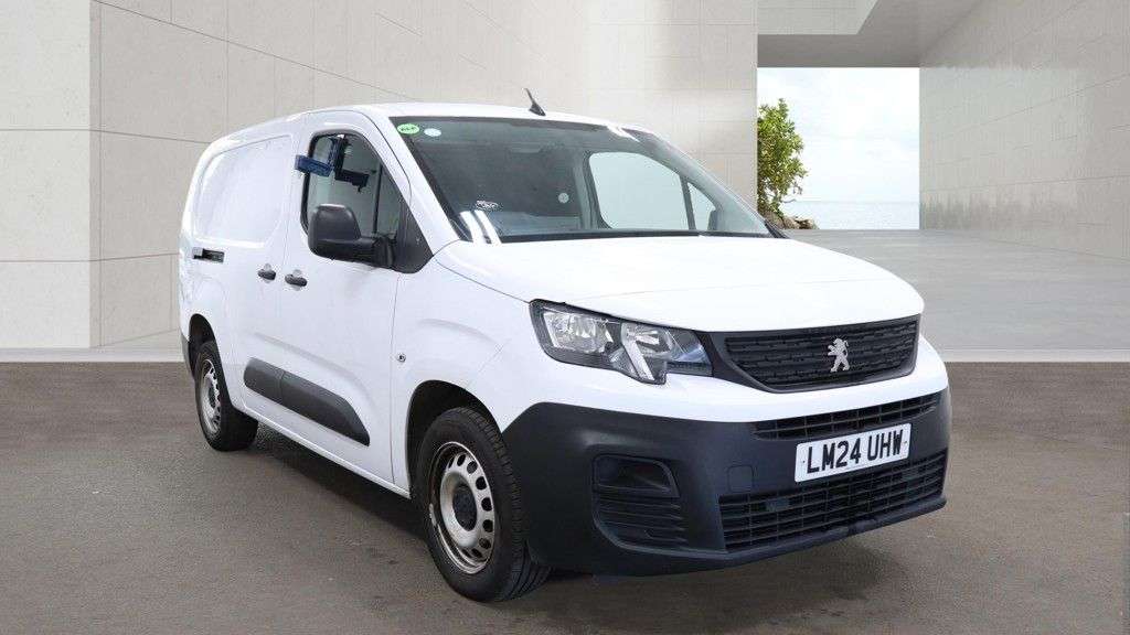 A 2024 PEUGEOT PARTNER White 1.5 BlueHDi 950 Professional Premium+ LWB Van, 29,400 miles, Euro 6, A 2024 PEUGEOT PARTNER White 1.5 BlueHDi 950 Professional Premium+ LWB Van, 29,400 miles, Euro 6,