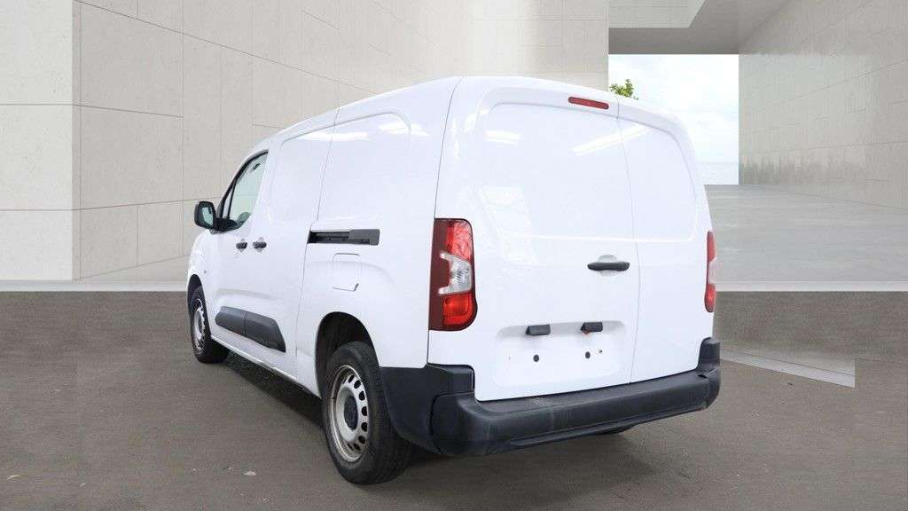 A 2024 PEUGEOT PARTNER White 1.5 BlueHDi 950 Professional Premium+ LWB Van, 29,400 miles, Euro 6, A 2024 PEUGEOT PARTNER White 1.5 BlueHDi 950 Professional Premium+ LWB Van, 29,400 miles, Euro 6,
