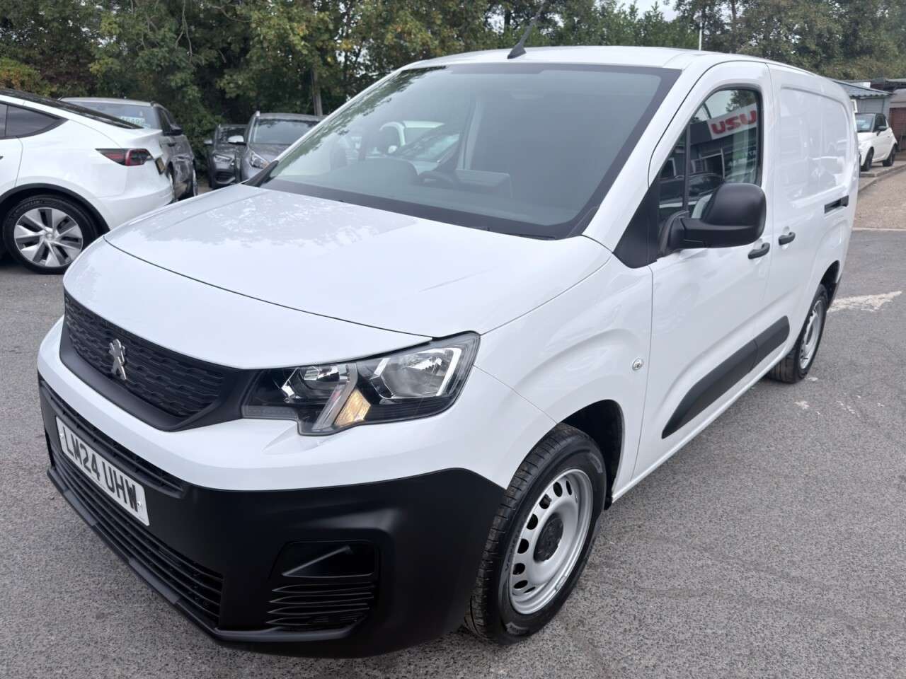 A 2024 PEUGEOT PARTNER White 1.5 BlueHDi 950 Professional Premium+ LWB Van, 29,400 miles, Euro 6, A 2024 PEUGEOT PARTNER White 1.5 BlueHDi 950 Professional Premium+ LWB Van, 29,400 miles, Euro 6,