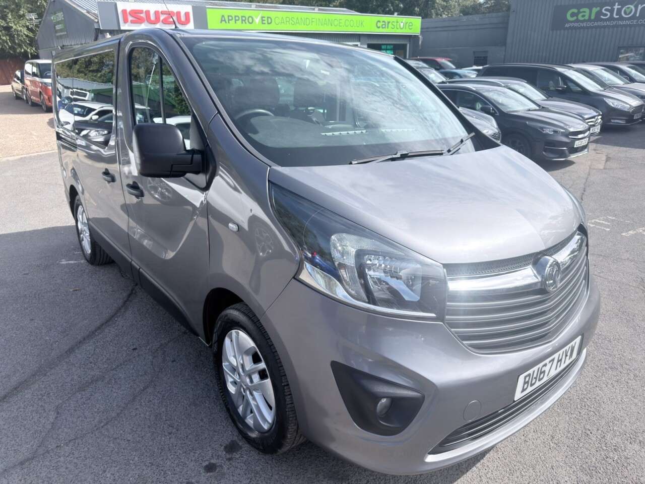 A 2017 VAUXHALL VIVARO Grey 1.6 CDTi BiTurbo 9-Seater Combi Van, 91,666 miles, Euro 6, 6-Speed man A 2017 VAUXHALL VIVARO Grey 1.6 CDTi BiTurbo 9-Seater Combi Van, 91,666 miles, Euro 6, 6-Speed man