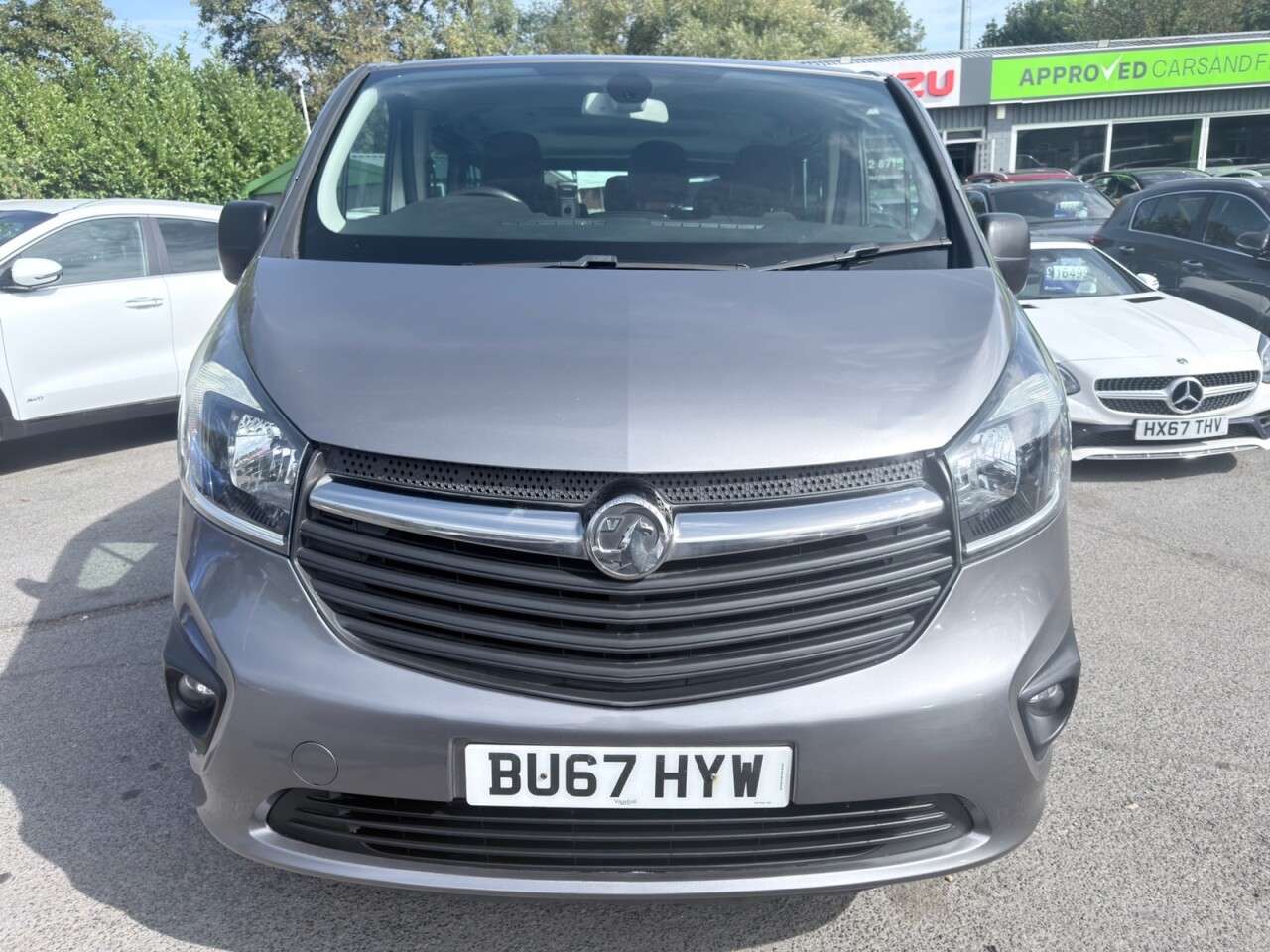 A 2017 VAUXHALL VIVARO Grey 1.6 CDTi BiTurbo 9-Seater Combi Van, 91,666 miles, Euro 6, 6-Speed man A 2017 VAUXHALL VIVARO Grey 1.6 CDTi BiTurbo 9-Seater Combi Van, 91,666 miles, Euro 6, 6-Speed man