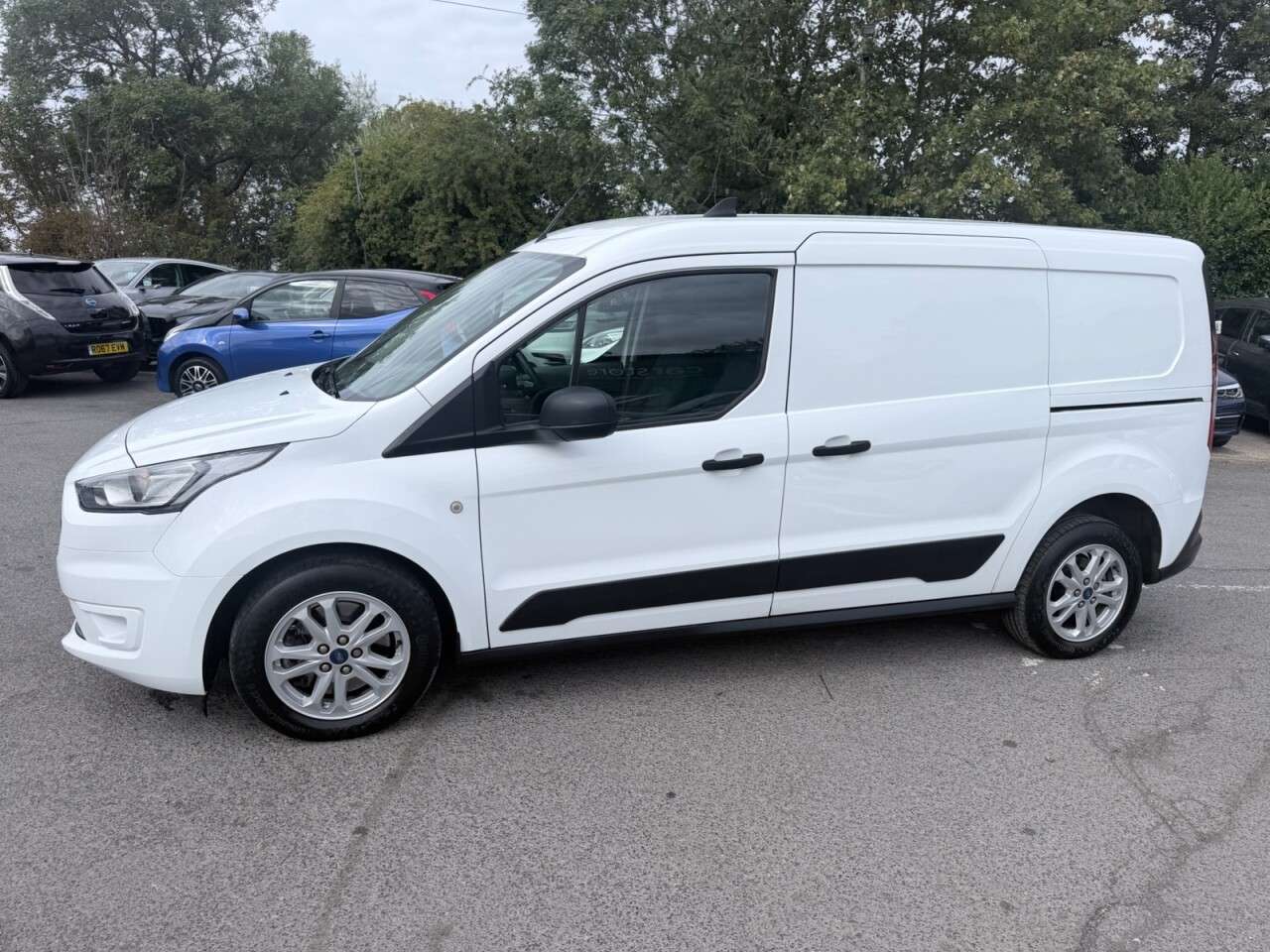 A 2023 FORD TRANSIT CONNECT White 1.5 250 EcoBlue Trend L2 Van, 21,998 miles, Euro 6, 6-Speed manual, A A 2023 FORD TRANSIT CONNECT White 1.5 250 EcoBlue Trend L2 Van, 21,998 miles, Euro 6, 6-Speed manual, A