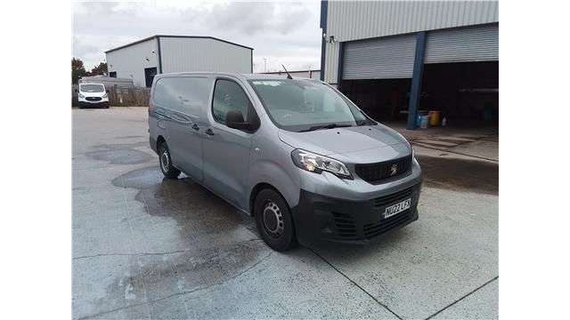 A 2022 PEUGEOT EXPERT Grey 1.5 BlueHDi 1000 Professional Premium LWB Van, 43,500 miles, Euro 6, 6 A 2022 PEUGEOT EXPERT Grey 1.5 BlueHDi 1000 Professional Premium LWB Van, 43,500 miles, Euro 6, 6