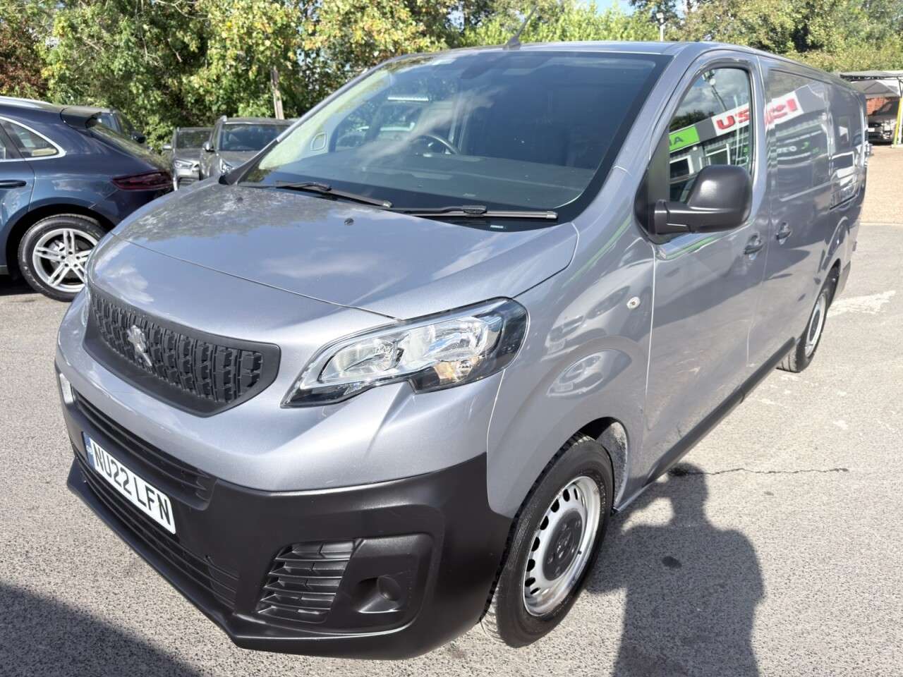 A 2022 PEUGEOT EXPERT Grey 1.5 BlueHDi 1000 Professional Premium LWB Van, 43,500 miles, Euro 6, 6 A 2022 PEUGEOT EXPERT Grey 1.5 BlueHDi 1000 Professional Premium LWB Van, 43,500 miles, Euro 6, 6