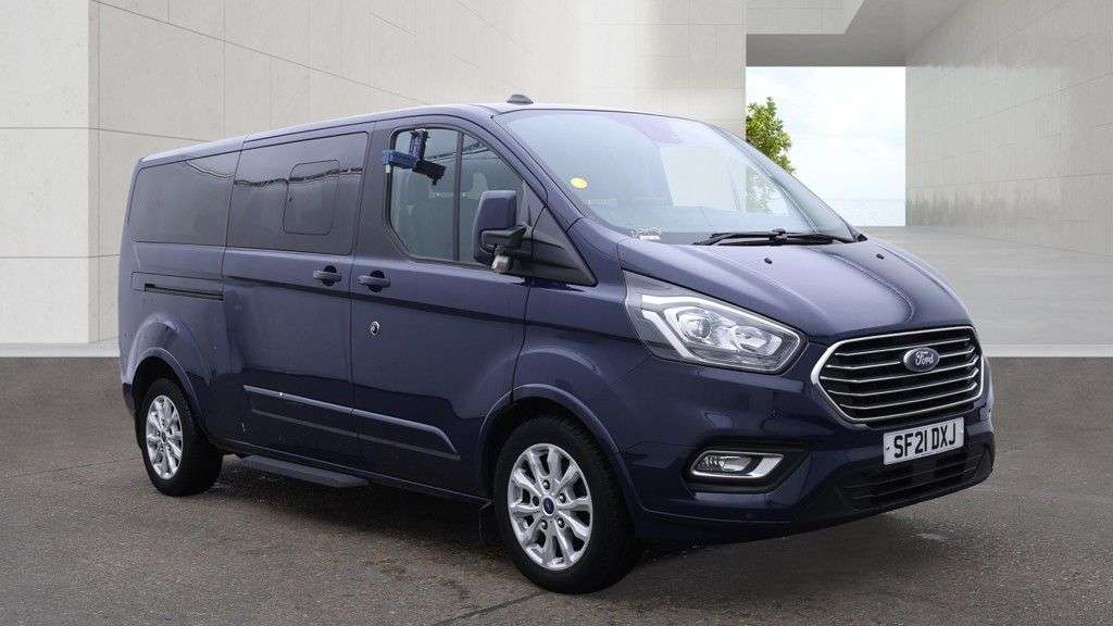 A 2021 FORD TOURNEO CUSTOM Blue 2.0 320 EcoBlue Titanium 9-Seater Minibus, 61,700 miles, Euro 6, 6-Spe A 2021 FORD TOURNEO CUSTOM Blue 2.0 320 EcoBlue Titanium 9-Seater Minibus, 61,700 miles, Euro 6, 6-Spe