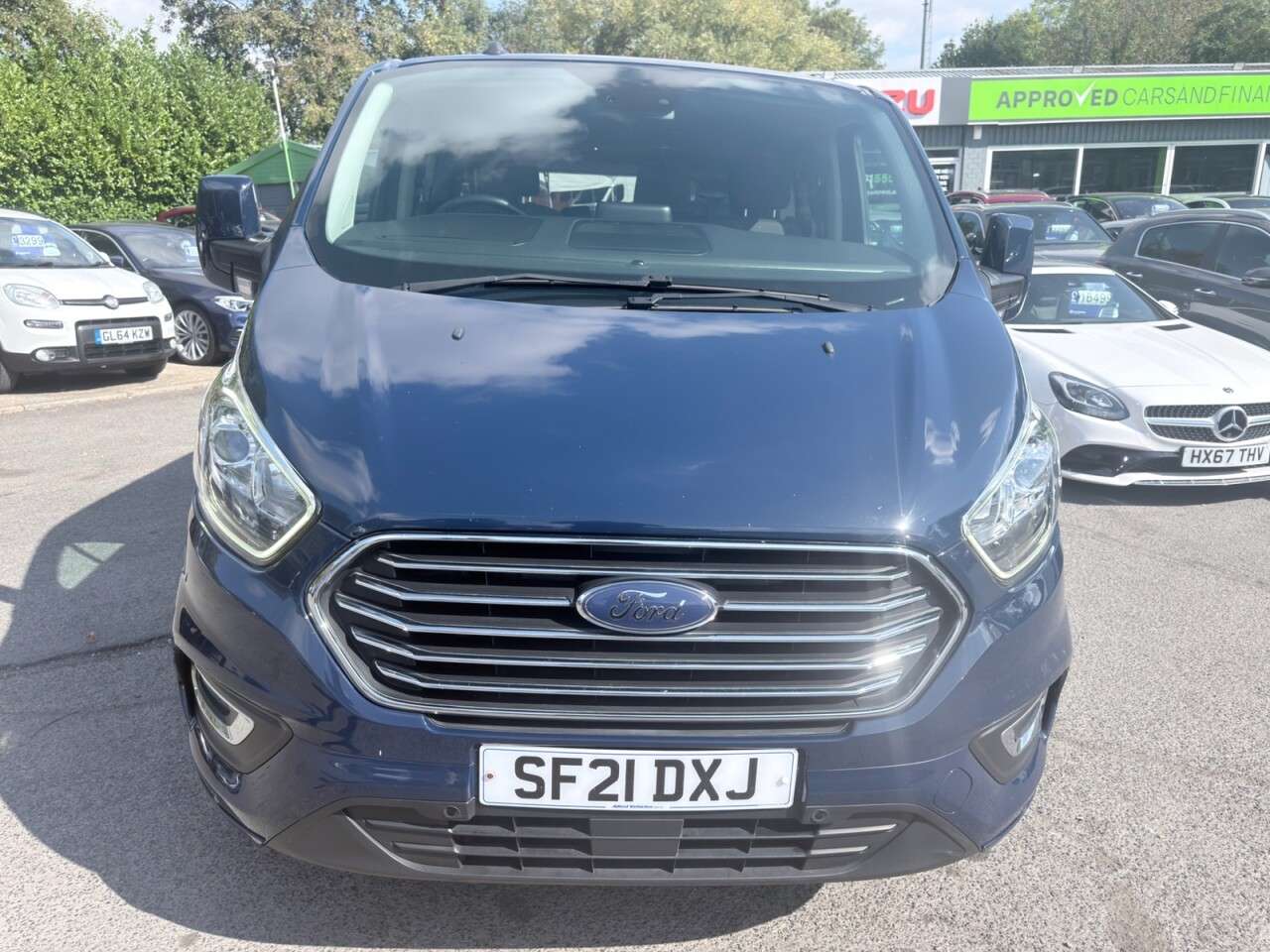 A 2021 FORD TOURNEO CUSTOM Blue 2.0 320 EcoBlue Titanium 9-Seater Minibus, 61,700 miles, Euro 6, 6-Spe A 2021 FORD TOURNEO CUSTOM Blue 2.0 320 EcoBlue Titanium 9-Seater Minibus, 61,700 miles, Euro 6, 6-Spe
