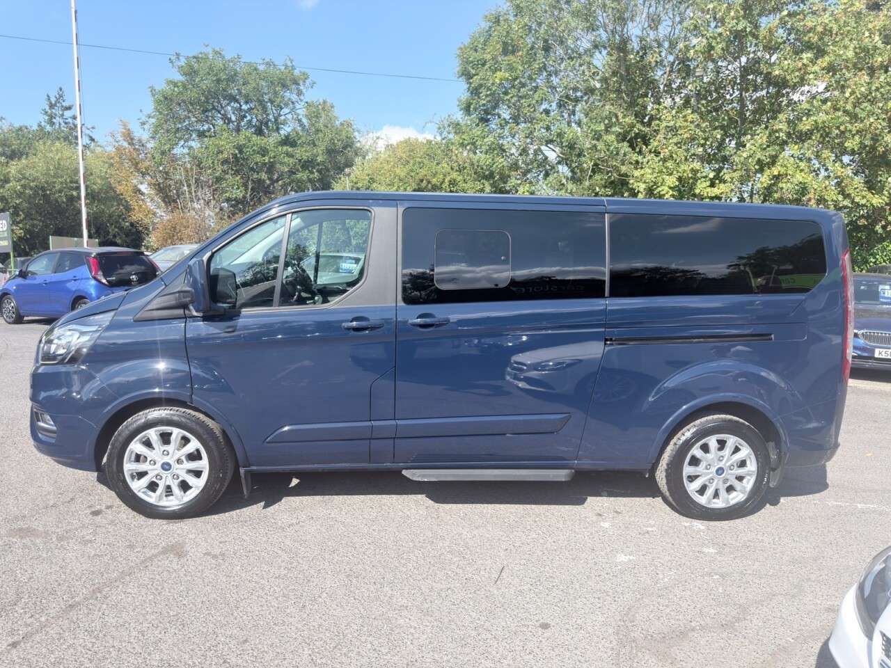 A 2021 FORD TOURNEO CUSTOM Blue 2.0 320 EcoBlue Titanium 9-Seater Minibus, 61,700 miles, Euro 6, 6-Spe A 2021 FORD TOURNEO CUSTOM Blue 2.0 320 EcoBlue Titanium 9-Seater Minibus, 61,700 miles, Euro 6, 6-Spe