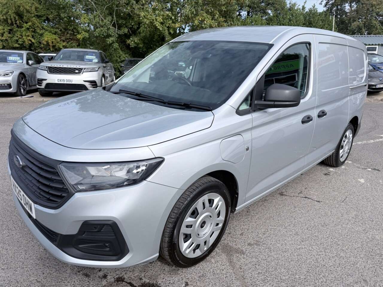 A 2025 FORD TRANSIT CONNECT Silver 1.5 250 EcoBoost Trend PHEV L2 Van, 22,100 miles, Euro 6, Automatic, A 2025 FORD TRANSIT CONNECT Silver 1.5 250 EcoBoost Trend PHEV L2 Van, 22,100 miles, Euro 6, Automatic,