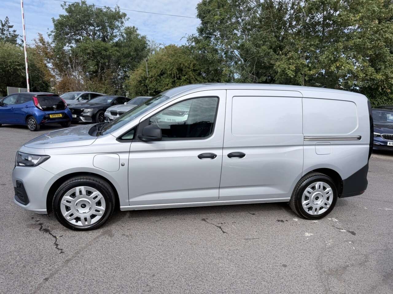 A 2025 FORD TRANSIT CONNECT Silver 1.5 250 EcoBoost Trend PHEV L2 Van, 22,100 miles, Euro 6, Automatic, A 2025 FORD TRANSIT CONNECT Silver 1.5 250 EcoBoost Trend PHEV L2 Van, 22,100 miles, Euro 6, Automatic,