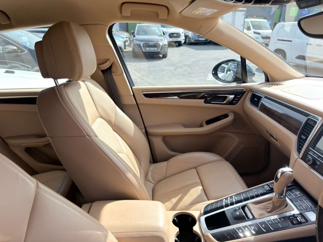 2015 PORSCHE MACAN 2015 PORSCHE MACAN