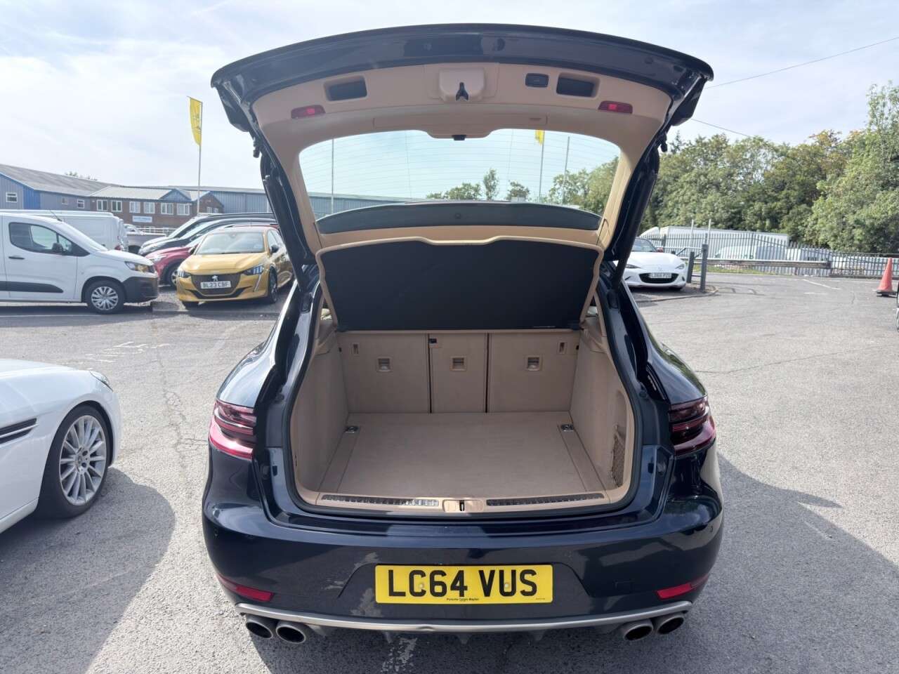 2015 PORSCHE MACAN 2015 PORSCHE MACAN