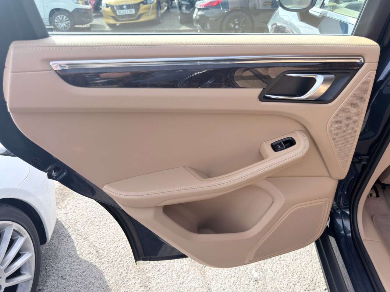 2015 PORSCHE MACAN 2015 PORSCHE MACAN