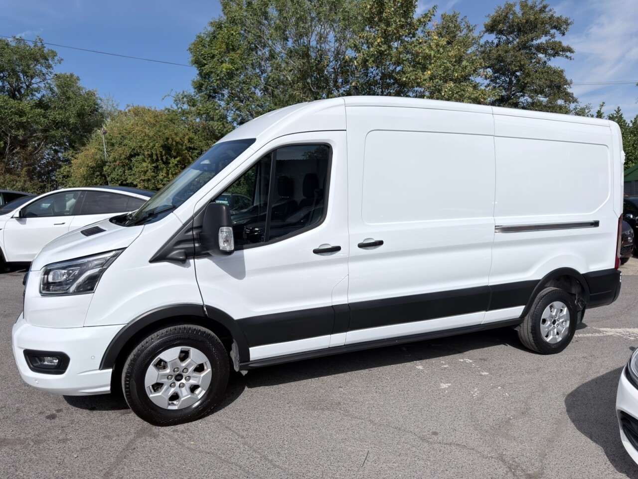 A 2024 FORD TRANSIT White 2.0 350 EcoBlue Limited L3 H2 Van, 29,500 miles, Euro 6, Automatic, S A 2024 FORD TRANSIT White 2.0 350 EcoBlue Limited L3 H2 Van, 29,500 miles, Euro 6, Automatic, S