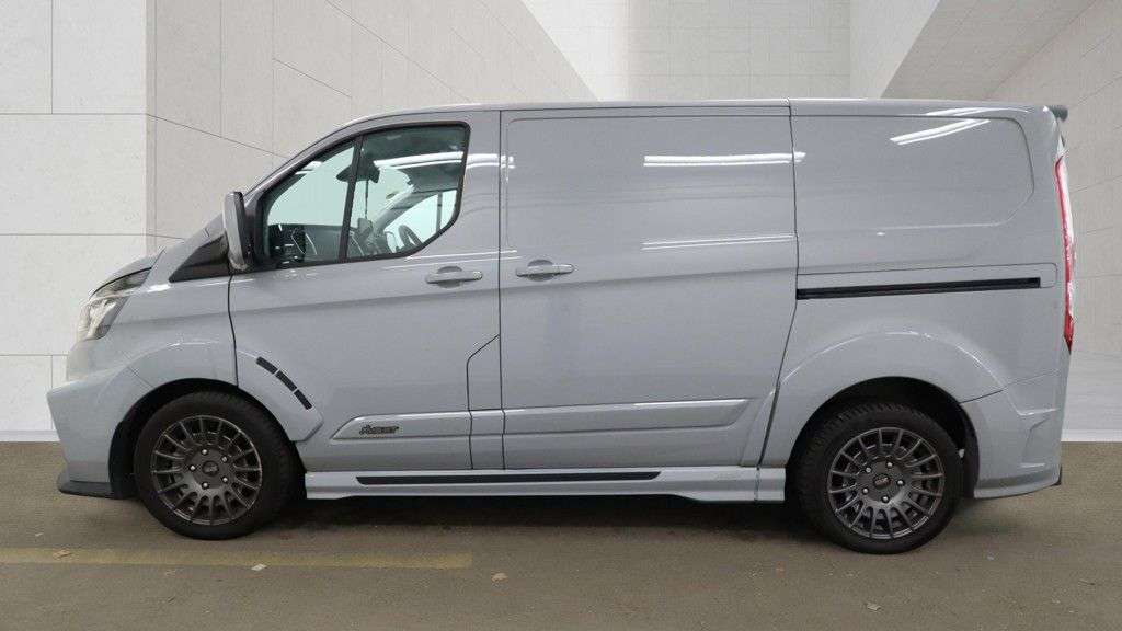 A 2023 FORD TRANSIT CUSTOM Grey 2.0 320 EcoBlue MS-RT Limited Van, 31,400 miles, Euro 6, Automatic, Sa A 2023 FORD TRANSIT CUSTOM Grey 2.0 320 EcoBlue MS-RT Limited Van, 31,400 miles, Euro 6, Automatic, Sa