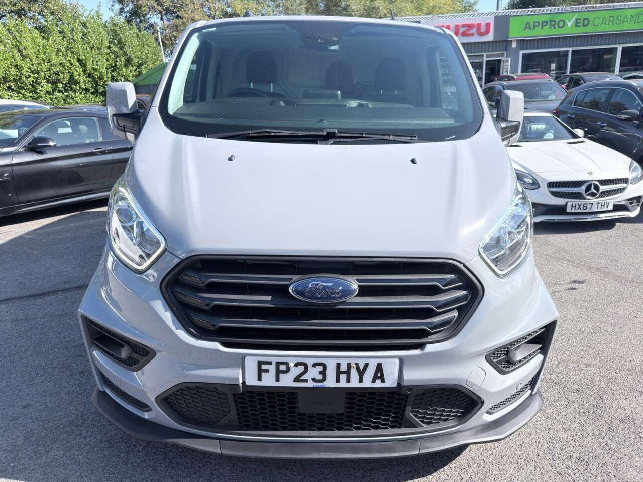 A 2023 FORD TRANSIT CUSTOM Grey 2.0 320 EcoBlue MS-RT Limited Van, 31,400 miles, Euro 6, Automatic, Sa A 2023 FORD TRANSIT CUSTOM Grey 2.0 320 EcoBlue MS-RT Limited Van, 31,400 miles, Euro 6, Automatic, Sa