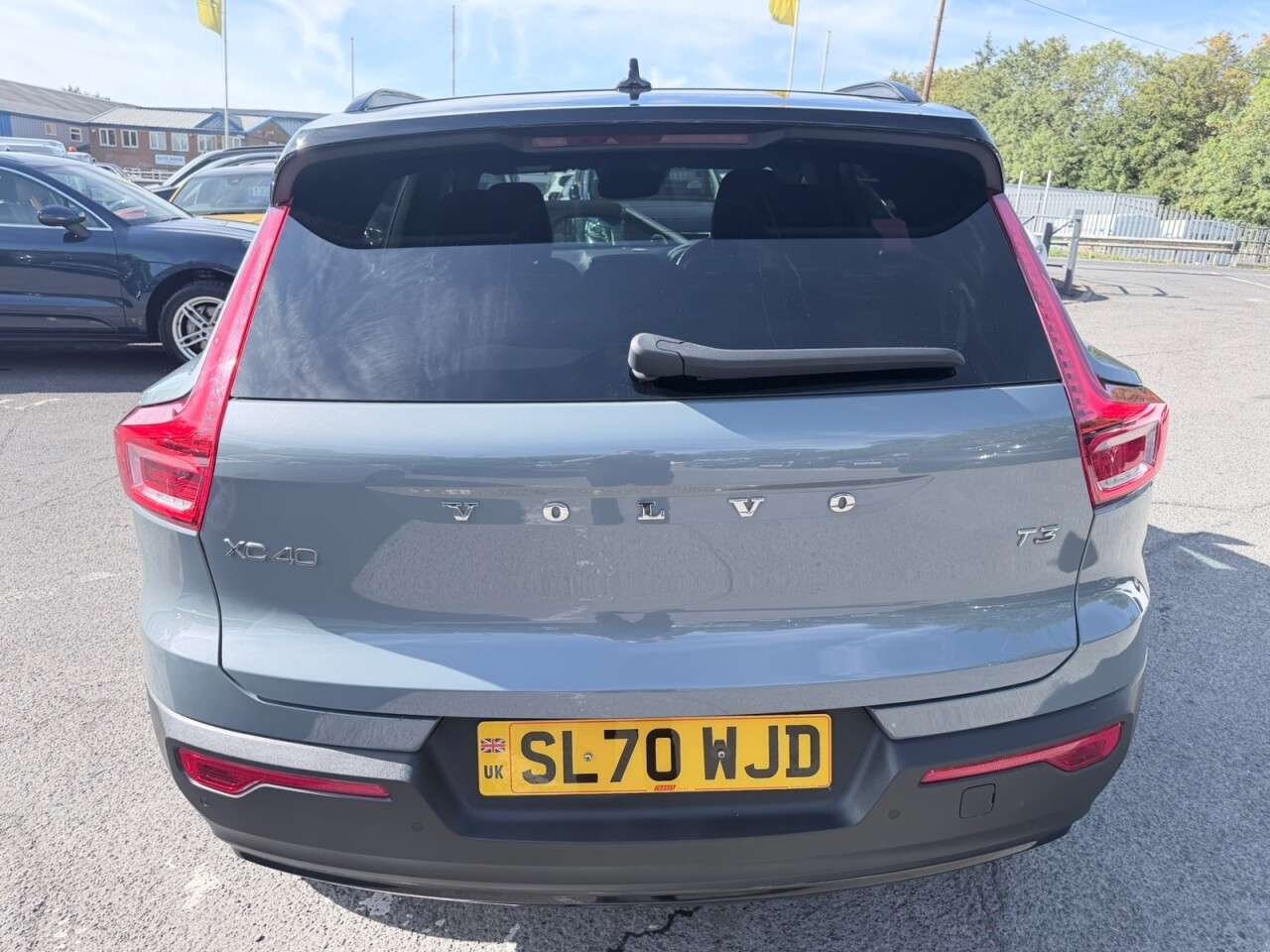 2020 VOLVO XC40 2020 VOLVO XC40