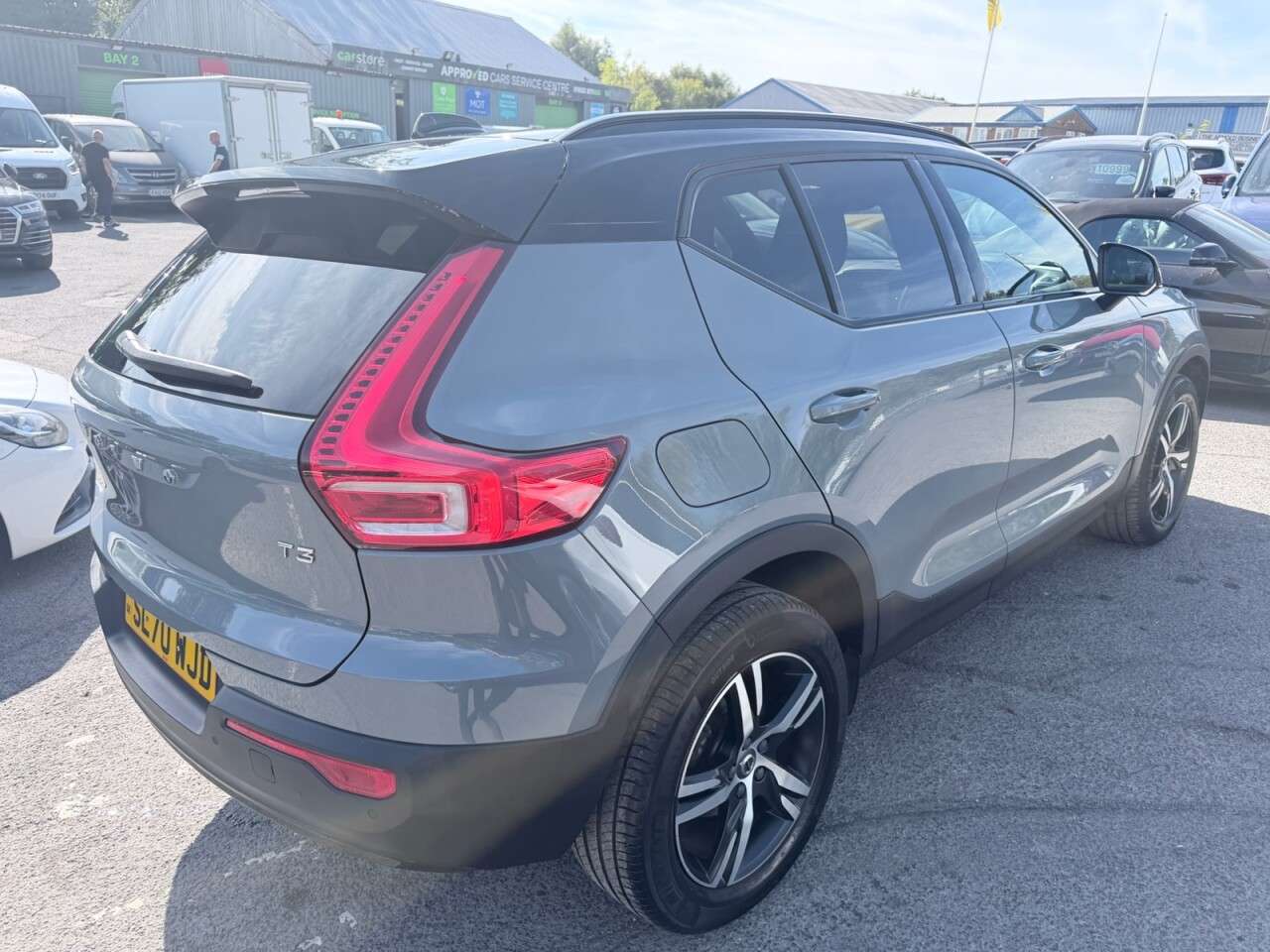 2020 VOLVO XC40 2020 VOLVO XC40