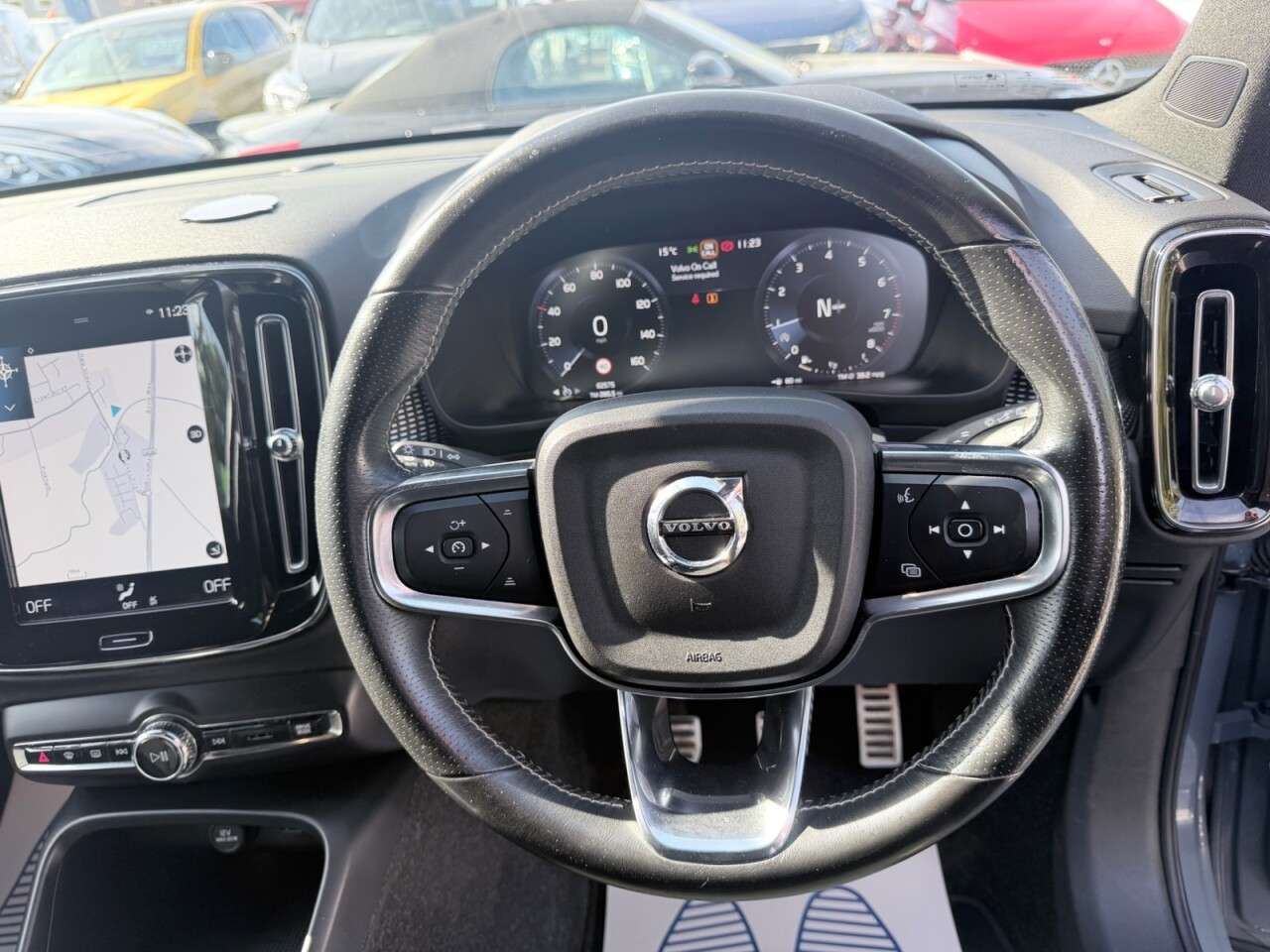 2020 VOLVO XC40 2020 VOLVO XC40