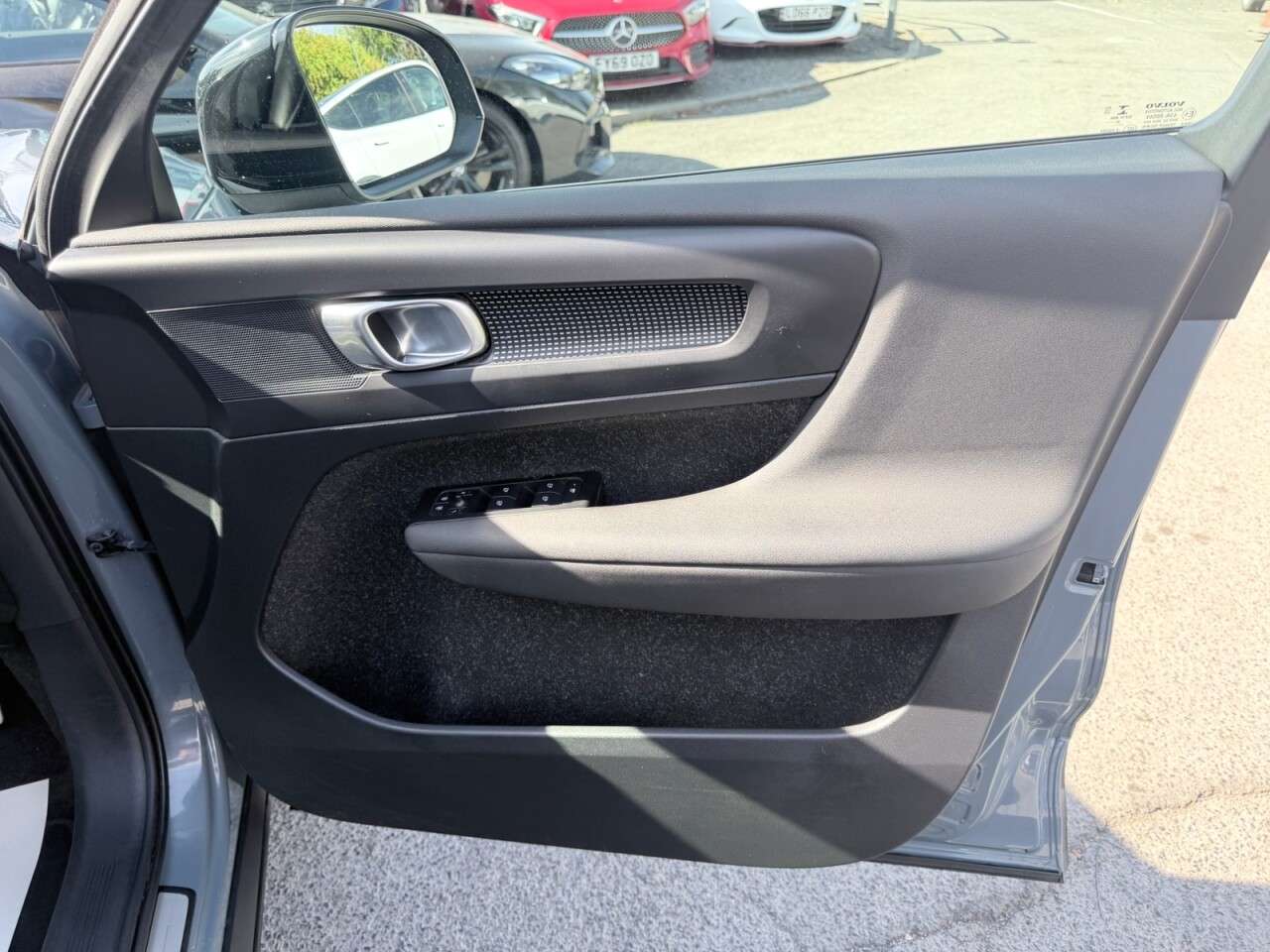 2020 VOLVO XC40 2020 VOLVO XC40