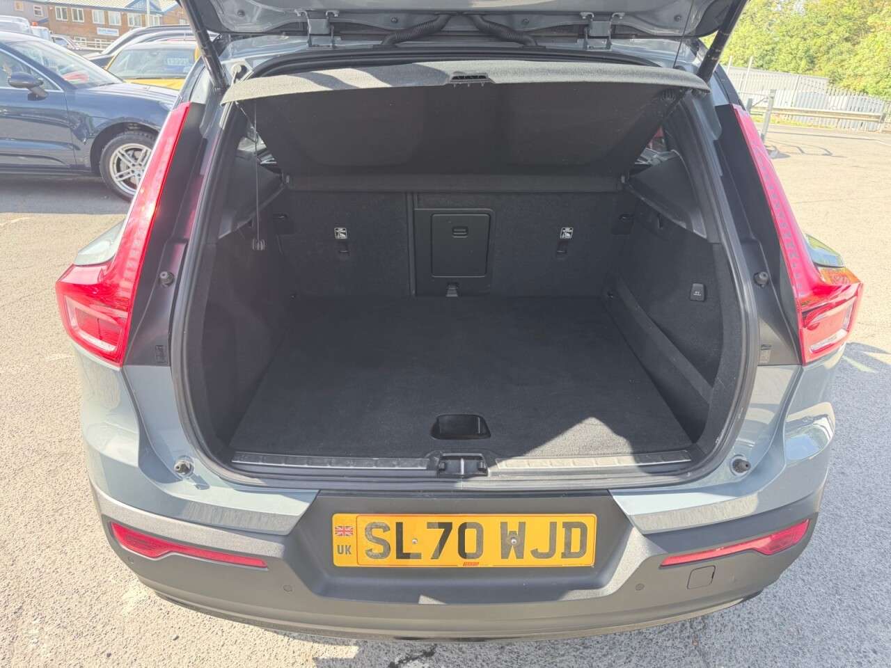 2020 VOLVO XC40 2020 VOLVO XC40