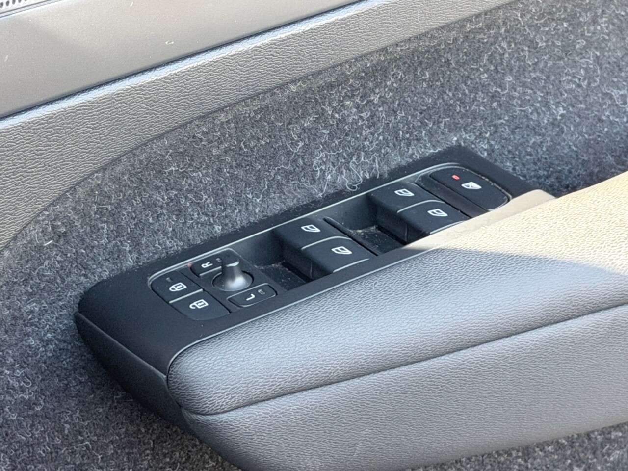 2020 VOLVO XC40 2020 VOLVO XC40