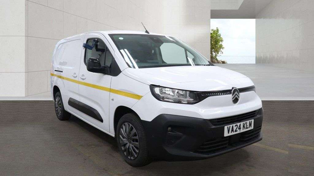 A 2024 CITROEN BERLINGO White 1.5 BlueHDi 950 Driver XL LWB Van, 21,200 miles, Euro 6, 6-Speed manu A 2024 CITROEN BERLINGO White 1.5 BlueHDi 950 Driver XL LWB Van, 21,200 miles, Euro 6, 6-Speed manu