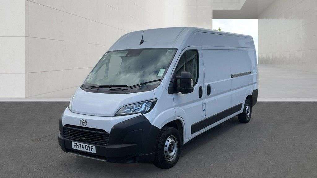 A 2025 TOYOTA PROACE MAX White 2.2 BlueHDi 35 Icon L3 H2 Van, 26,700 miles, Euro 6, 6-speed manual, A 2025 TOYOTA PROACE MAX White 2.2 BlueHDi 35 Icon L3 H2 Van, 26,700 miles, Euro 6, 6-speed manual,