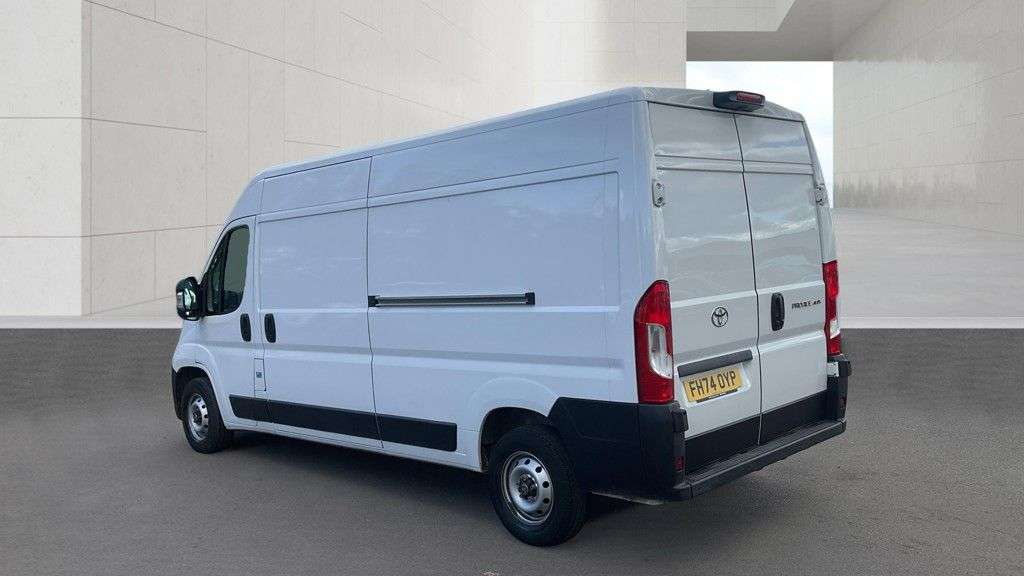 A 2025 TOYOTA PROACE MAX White 2.2 BlueHDi 35 Icon L3 H2 Van, 26,700 miles, Euro 6, 6-speed manual, A 2025 TOYOTA PROACE MAX White 2.2 BlueHDi 35 Icon L3 H2 Van, 26,700 miles, Euro 6, 6-speed manual,