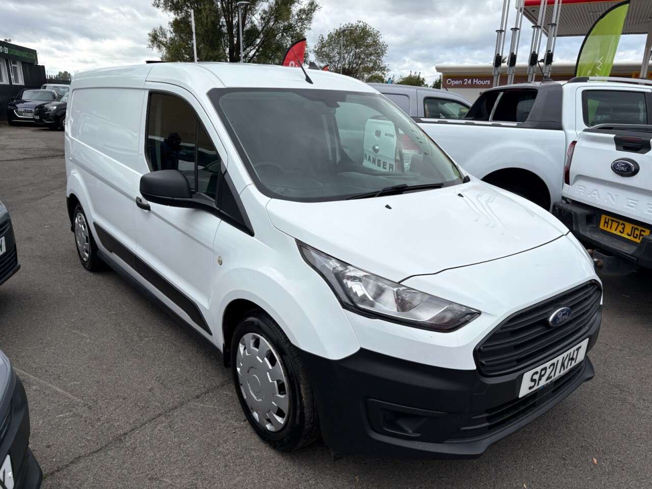 A 2021 FORD TRANSIT CONNECT White 1.5 210 EcoBlue Leader L2 Van, 54,000 miles, Euro 6, 6-Speed manual, A 2021 FORD TRANSIT CONNECT White 1.5 210 EcoBlue Leader L2 Van, 54,000 miles, Euro 6, 6-Speed manual,