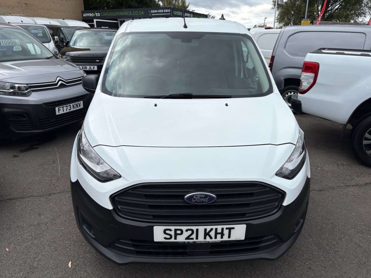 A 2021 FORD TRANSIT CONNECT White 1.5 210 EcoBlue Leader L2 Van, 54,000 miles, Euro 6, 6-Speed manual, A 2021 FORD TRANSIT CONNECT White 1.5 210 EcoBlue Leader L2 Van, 54,000 miles, Euro 6, 6-Speed manual,