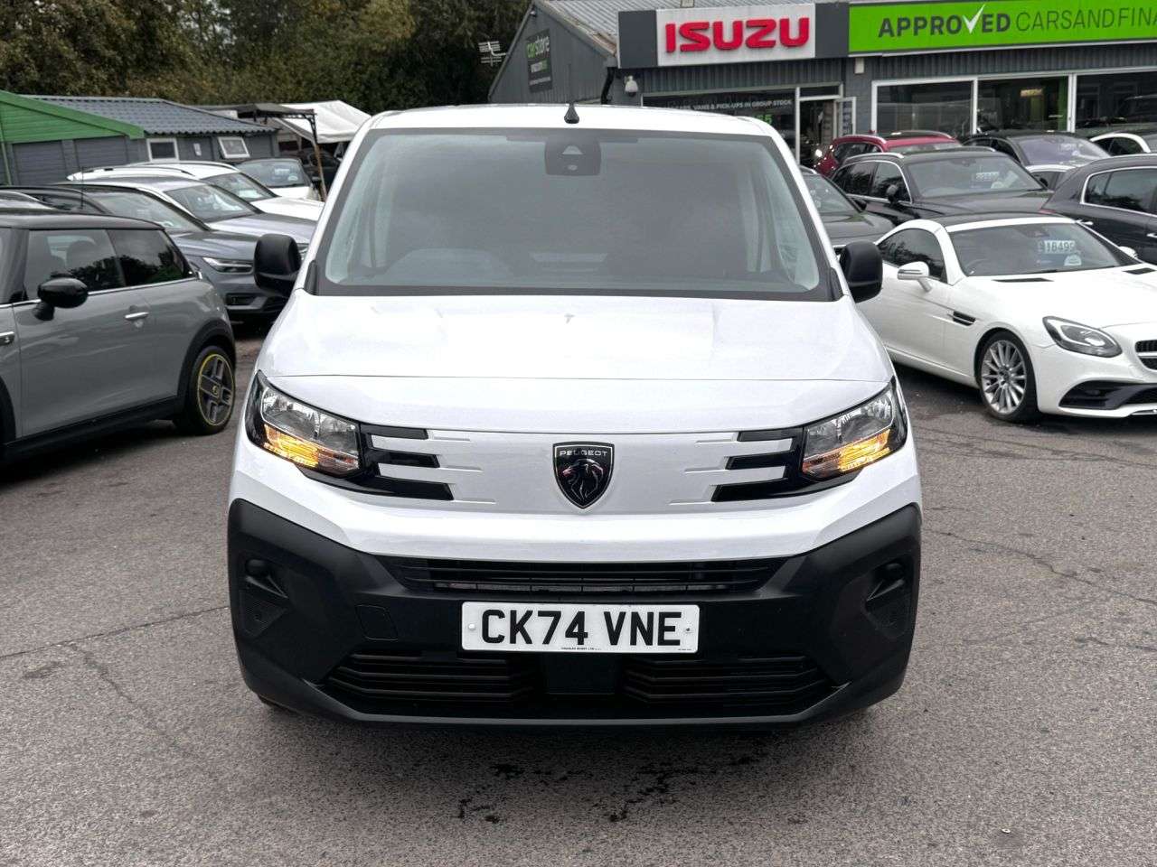 A 2024 PEUGEOT PARTNER White 1.5 BlueHDi 1000 Professional SWB Van, 21,300 miles, Euro 6, 6-Speed A 2024 PEUGEOT PARTNER White 1.5 BlueHDi 1000 Professional SWB Van, 21,300 miles, Euro 6, 6-Speed