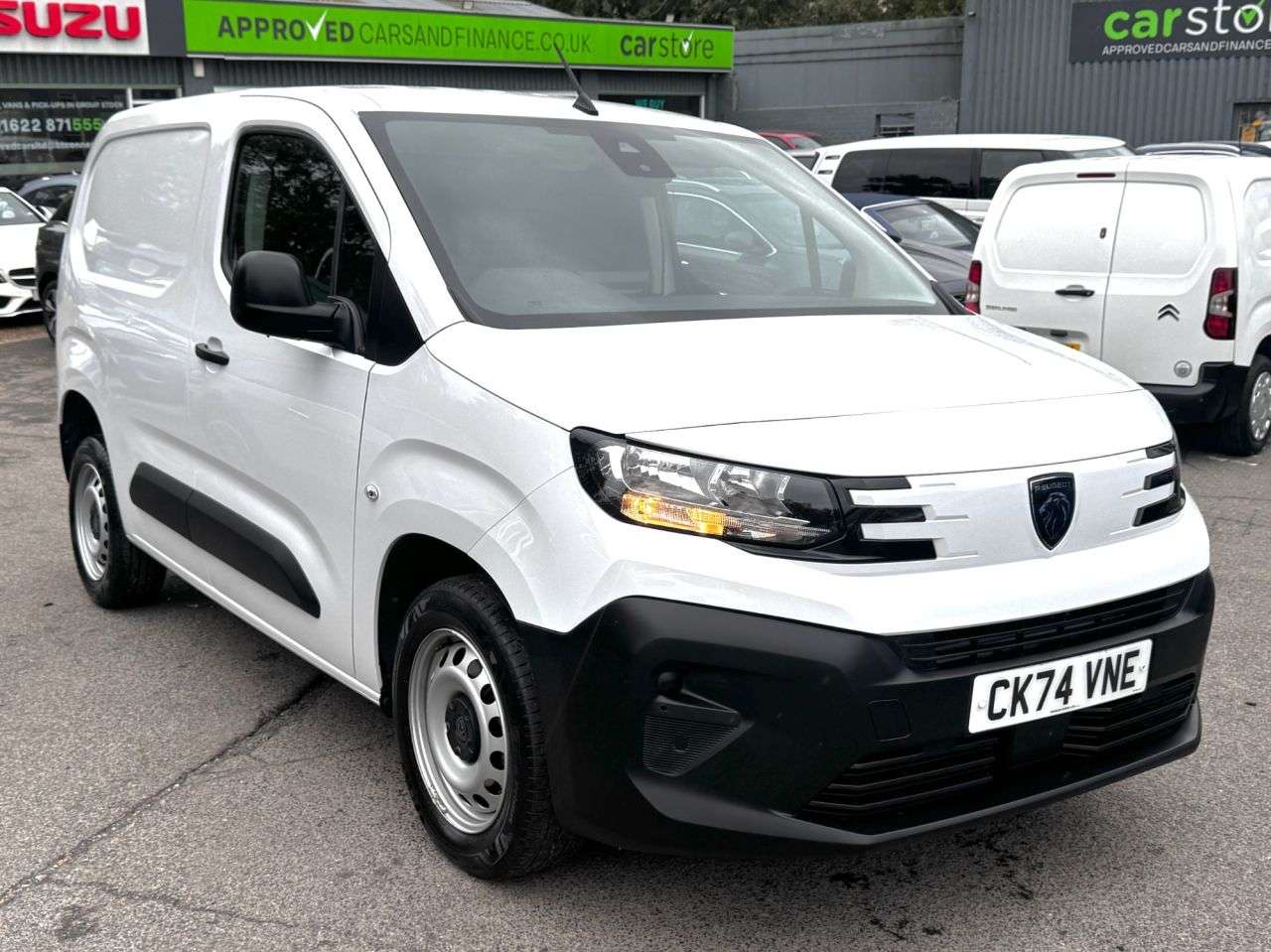 A 2024 PEUGEOT PARTNER White 1.5 BlueHDi 1000 Professional SWB Van, 21,300 miles, Euro 6, 6-Speed A 2024 PEUGEOT PARTNER White 1.5 BlueHDi 1000 Professional SWB Van, 21,300 miles, Euro 6, 6-Speed