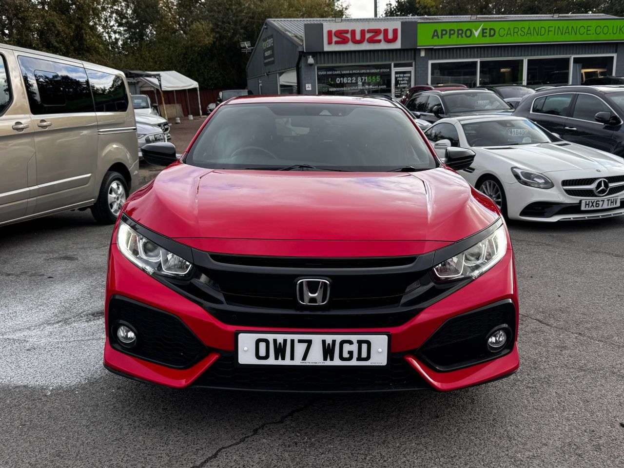A 2017 HONDA CIVIC Red 1.0 VTEC Turbo SR, 70,600 miles, Euro 6, 6-Speed manual, Sat nav, 17in A 2017 HONDA CIVIC Red 1.0 VTEC Turbo SR, 70,600 miles, Euro 6, 6-Speed manual, Sat nav, 17in