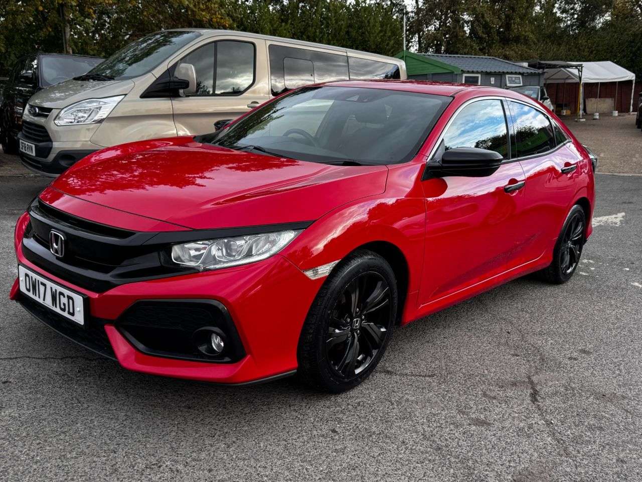 A 2017 HONDA CIVIC Red 1.0 VTEC Turbo SR, 70,600 miles, Euro 6, 6-Speed manual, Sat nav, 17in A 2017 HONDA CIVIC Red 1.0 VTEC Turbo SR, 70,600 miles, Euro 6, 6-Speed manual, Sat nav, 17in