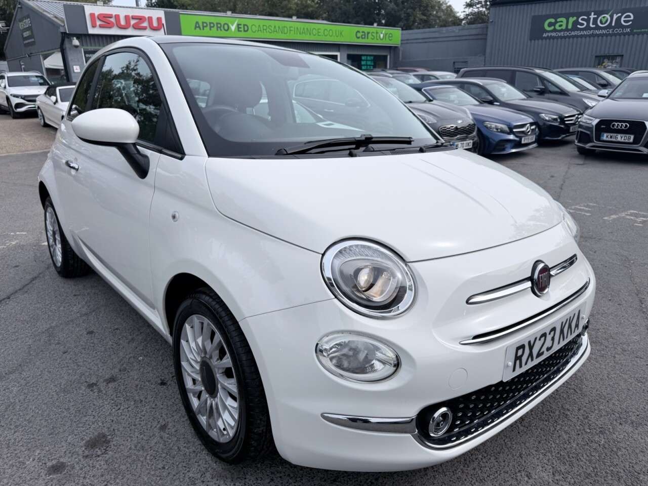 A 2023 FIAT 500 White 1.0 MHEV hatchback, 40100 miles, Euro 6, ULEZ compliant, 6-speed manu A 2023 FIAT 500 White 1.0 MHEV hatchback, 40100 miles, Euro 6, ULEZ compliant, 6-speed manu
