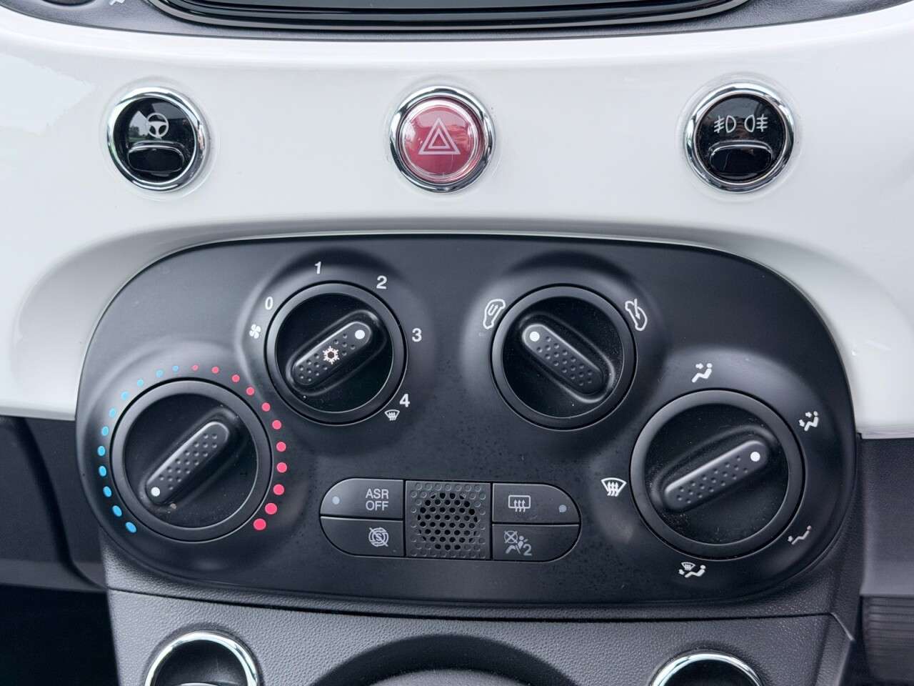 2023 FIAT 500 2023 FIAT 500