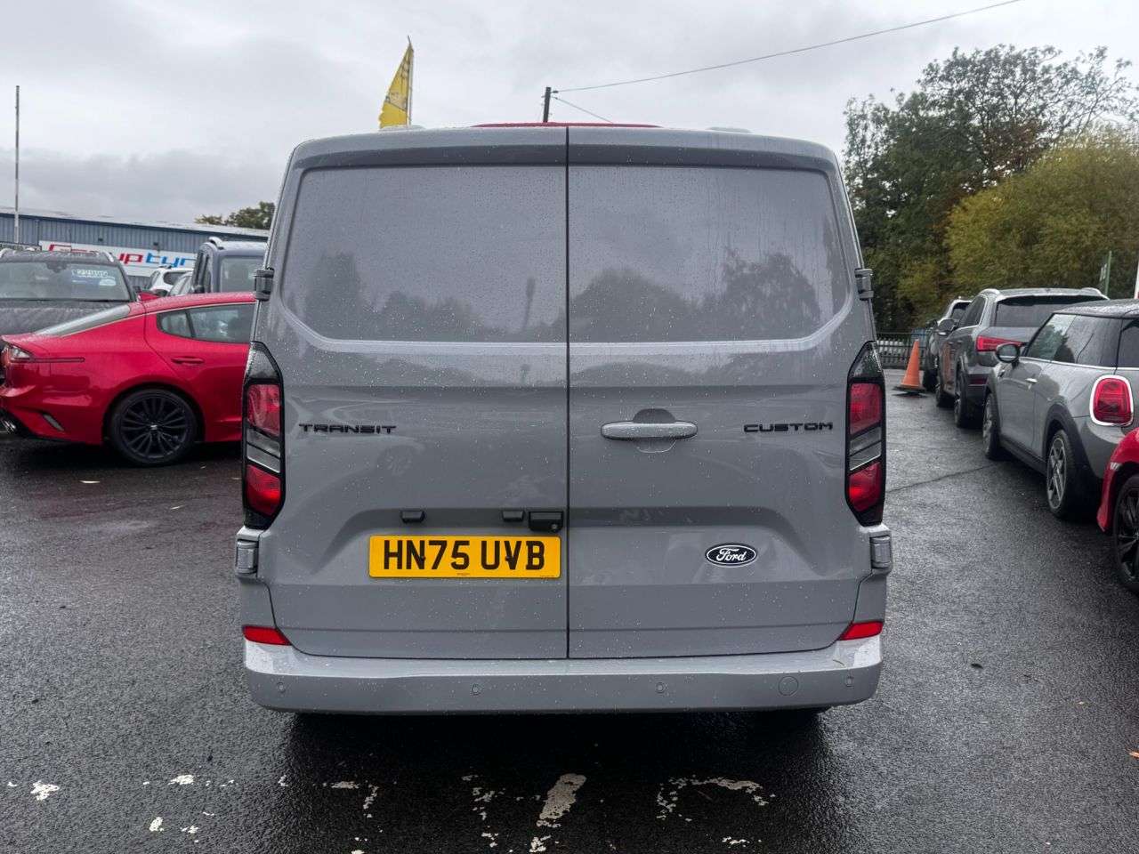 A 2025 FORD TRANSIT CUSTOM Grey 2.0 320 EcoBlue Limited L2 H1 Van, 12,000 miles, Euro 6, 6-Speed manua A 2025 FORD TRANSIT CUSTOM Grey 2.0 320 EcoBlue Limited L2 H1 Van, 12,000 miles, Euro 6, 6-Speed manua