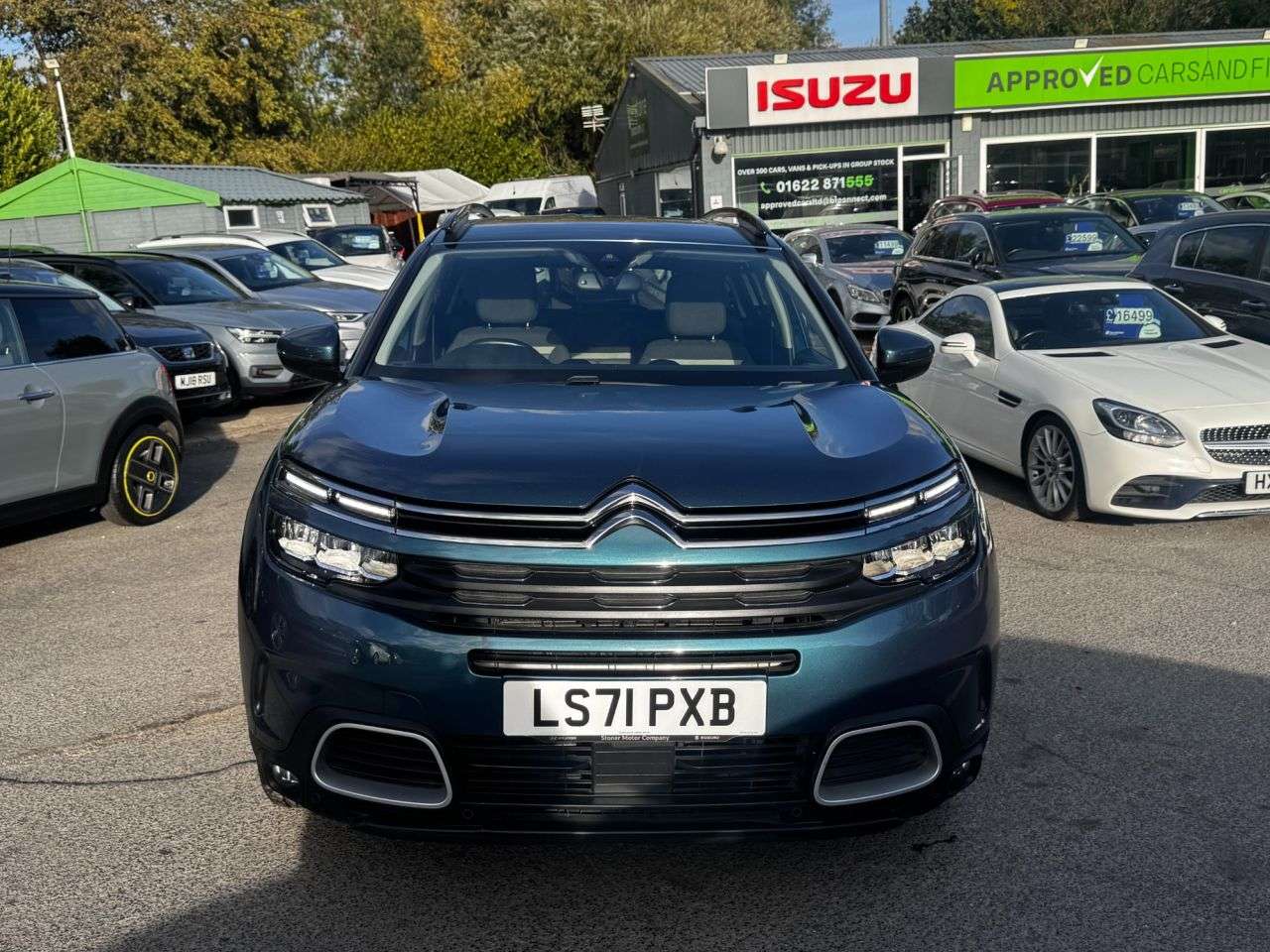 A 2021 CITROEN C5 AIRCROSS 1.2 PureTech Shine SUV 5dr Petrol AUTOMATIC EAT8 Euro 6 with a full service A 2021 CITROEN C5 AIRCROSS 1.2 PureTech Shine SUV 5dr Petrol AUTOMATIC EAT8 Euro 6 with a full service