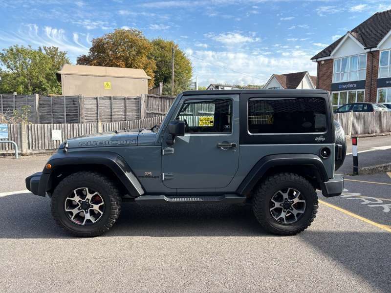 A 2015 JEEP WRANGLER 2.8 CRD Overland SUV 2dr Diesel Auto 4WD Euro 5 (197 bhp)with a removable r A 2015 JEEP WRANGLER 2.8 CRD Overland SUV 2dr Diesel Auto 4WD Euro 5 (197 bhp)with a removable r