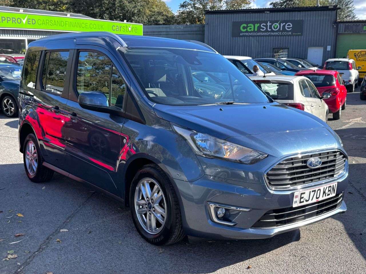 A 2020 FORD TOURNEO CONNECT 1.5 EcoBlue Titanium MPV 5dr Diesel Auto Euro 6 (s/s) (120 ps) in metallic A 2020 FORD TOURNEO CONNECT 1.5 EcoBlue Titanium MPV 5dr Diesel Auto Euro 6 (s/s) (120 ps) in metallic