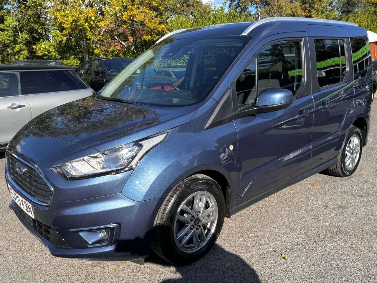 A 2020 FORD TOURNEO CONNECT 1.5 EcoBlue Titanium MPV 5dr Diesel Auto Euro 6 (s/s) (120 ps) in metallic A 2020 FORD TOURNEO CONNECT 1.5 EcoBlue Titanium MPV 5dr Diesel Auto Euro 6 (s/s) (120 ps) in metallic